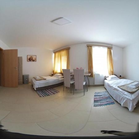 Juniperus Apartman Tiszaújváros Zewnętrze zdjęcie